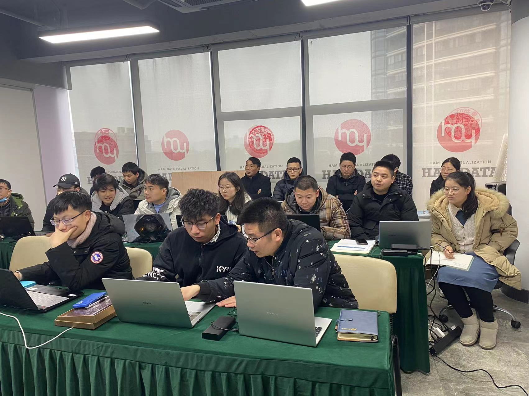 奋斗求知，为梦赋能