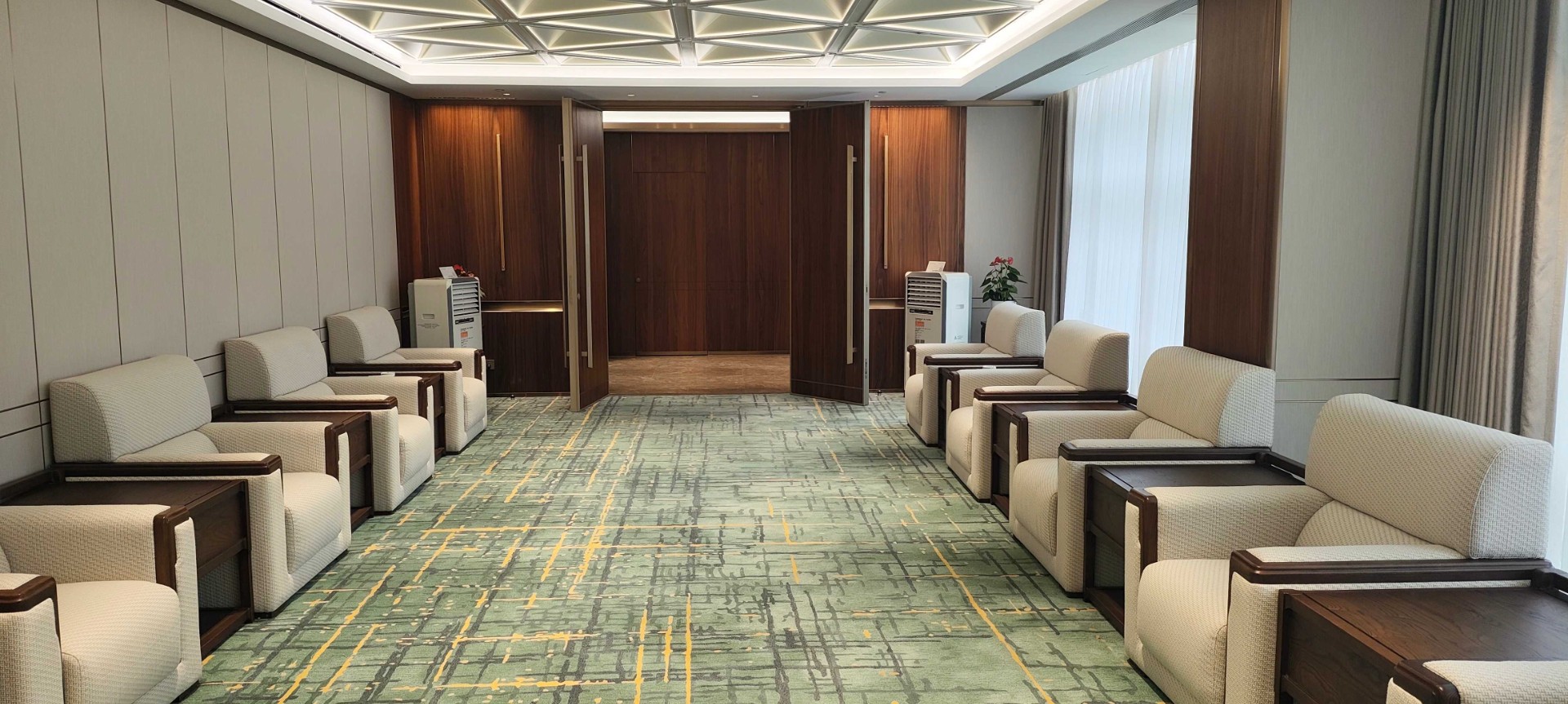 聚焦数智科技：哈曼数智为上海电力定制智能会议深度方案